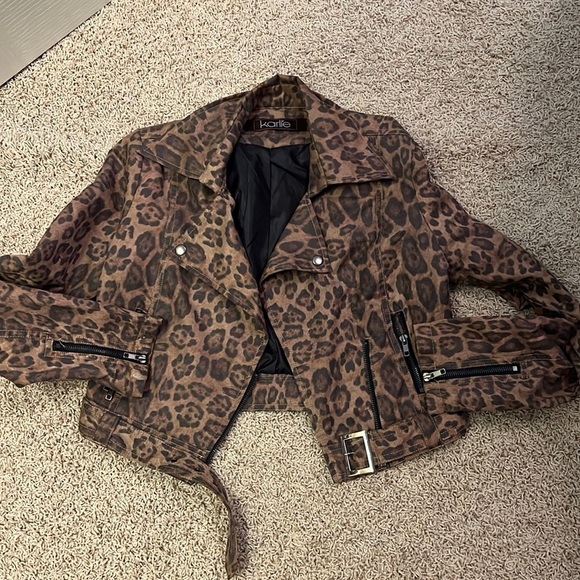 Cheetah jacket - Picture 1 of 2